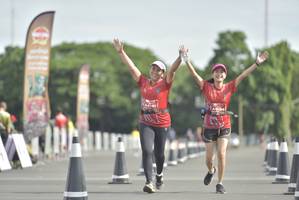 BIB: 191, 941
                            <button type="button" onclick="openModal(4954912)" class="btn btn-primary btn-sm float-right btn-popup" data-toggle="modal" data-target=".modal-high-quality">
                        <i class="fas fa-shopping-cart"></i> Add to Cart
                    </button>
                                            <button type="button" onclick="isThisMe(4954912, true)" class="btn btn-success btn-sm float-right btn-popup btn-isme hidden" data-toggle="tooltip" data-placement="bottom" title="นี่คือรูปของคุณใช่ไหม คลิกที่นี่เพื่อเอาเข้าอัลบั้ม">
                        <i class="fas fa-plus"></i> Add to album
                    </button>
                    <button type="button" onclick="isThisMe(4954912, false)" class="btn btn-warning btn-sm float-right btn-popup btn-isnotme hidden">
                        <i class="fas fa-ban"></i> Remove from album
                    </button>